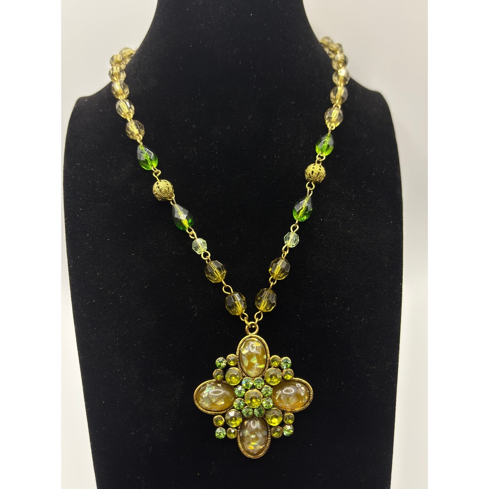 Sonoma Life Style Green Amber Beaded Cross Pendant Necklace Gold Tone 16"